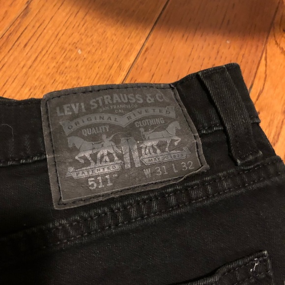 Levi’s black denim high waisted skirt - Picture 4 of 4